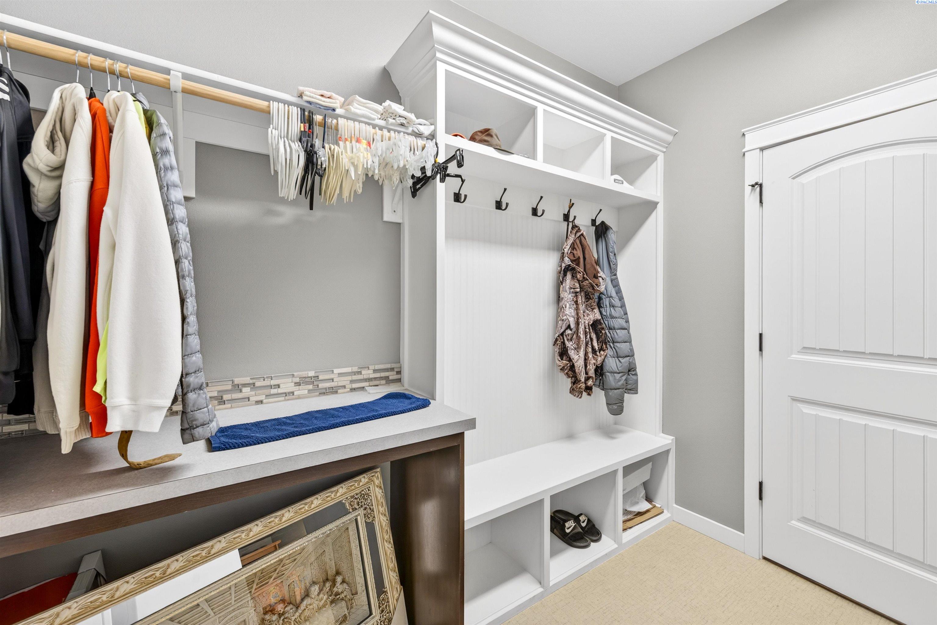 8913 Sophie Rae Ct