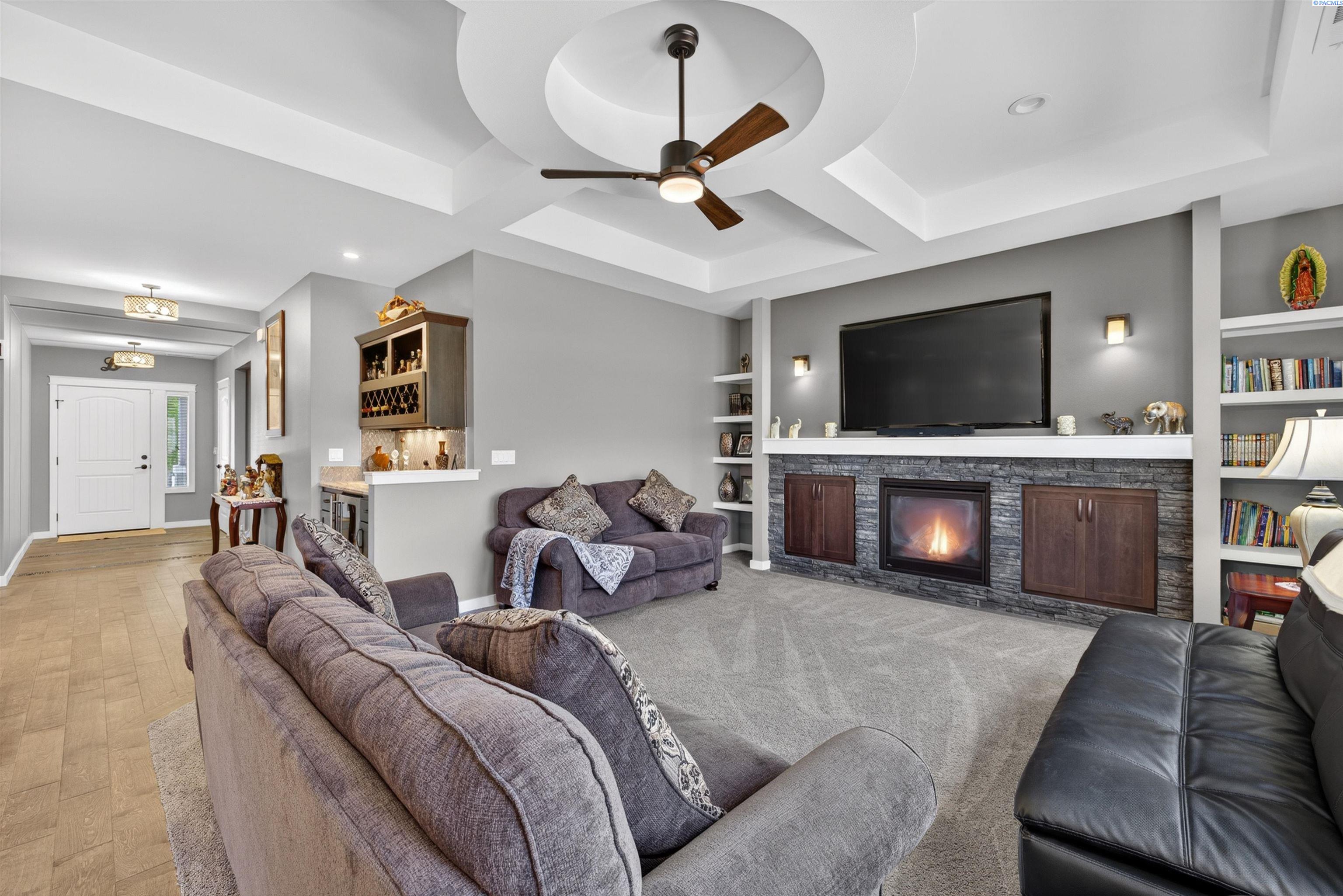 8913 Sophie Rae Ct