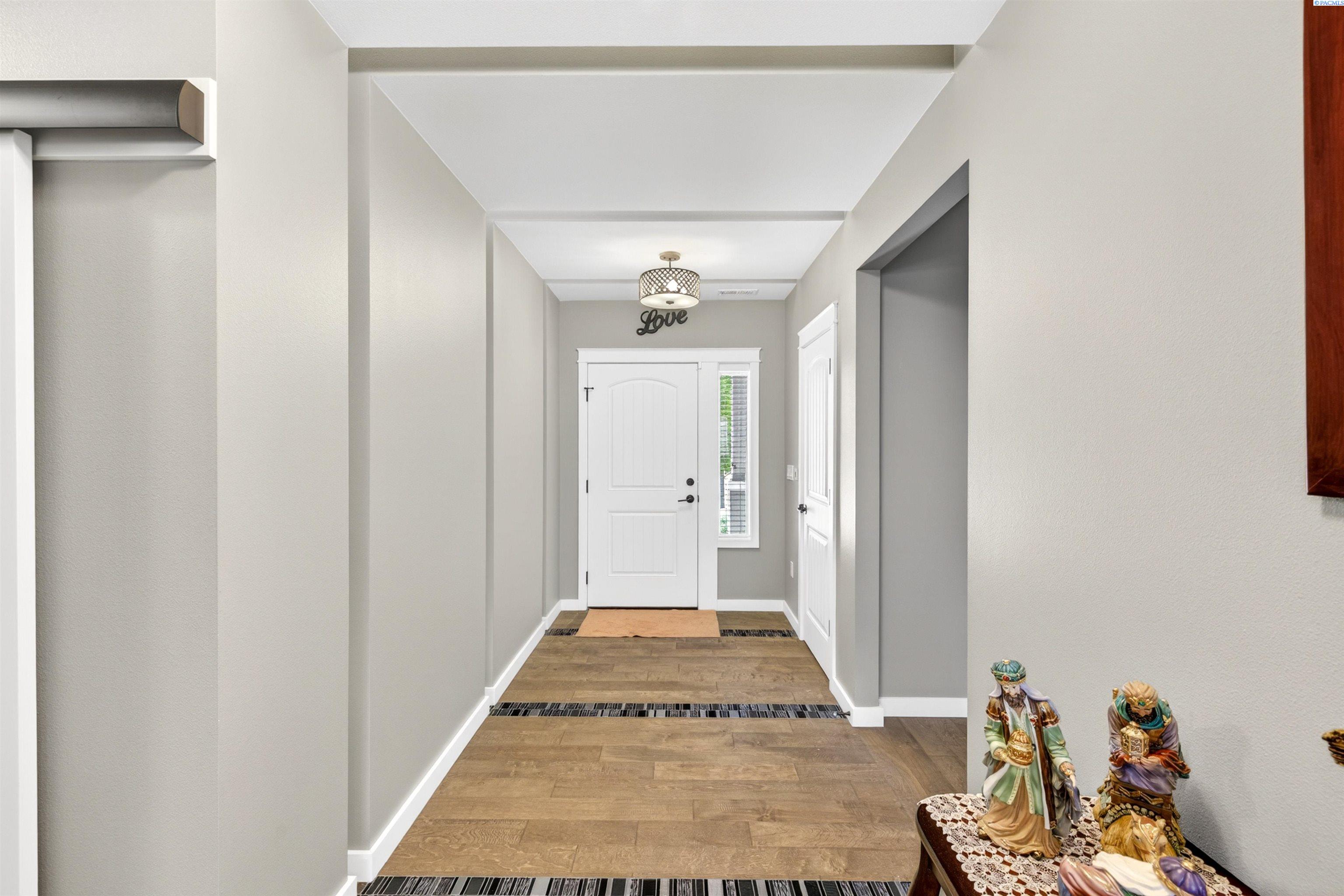 8913 Sophie Rae Ct
