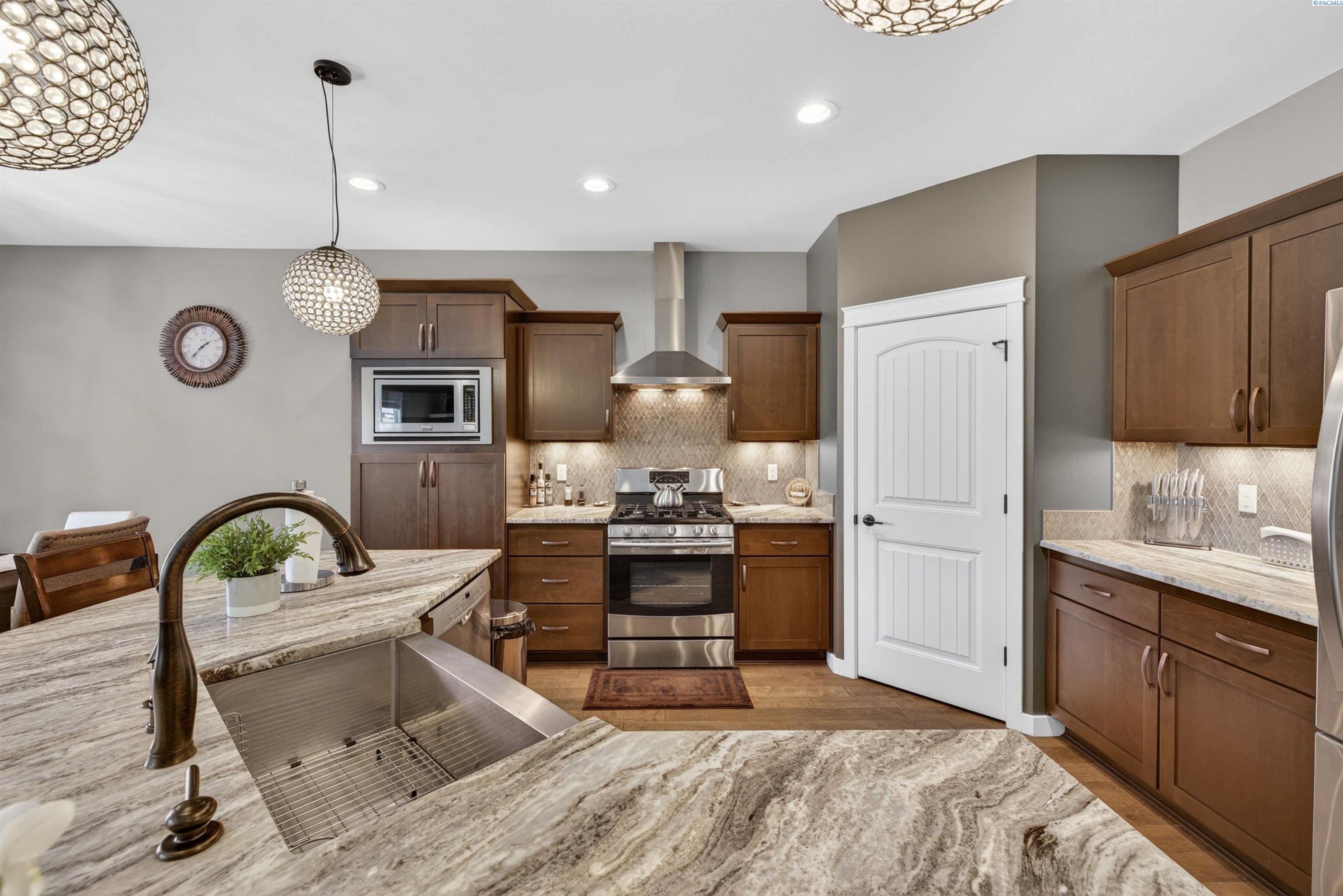 8913 Sophie Rae Ct