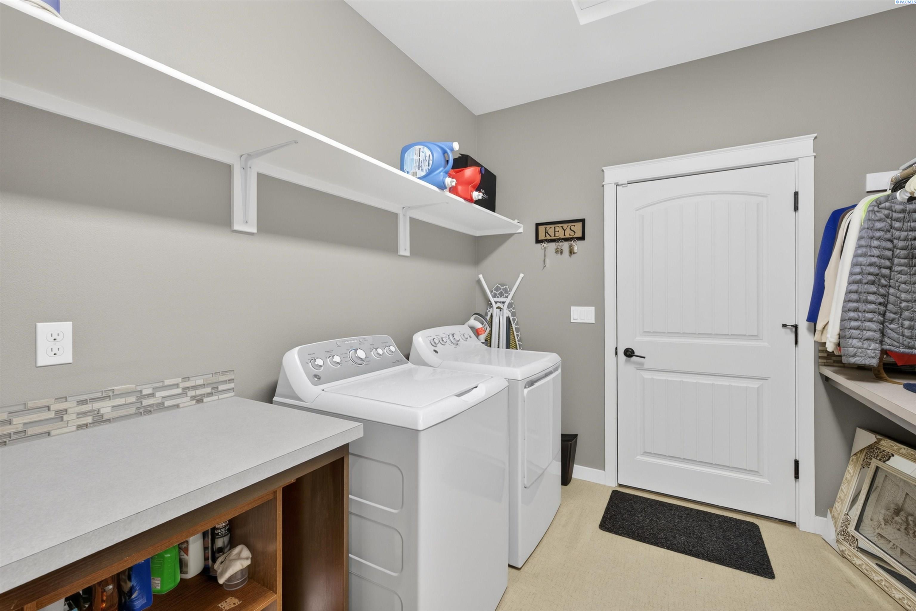 8913 Sophie Rae Ct