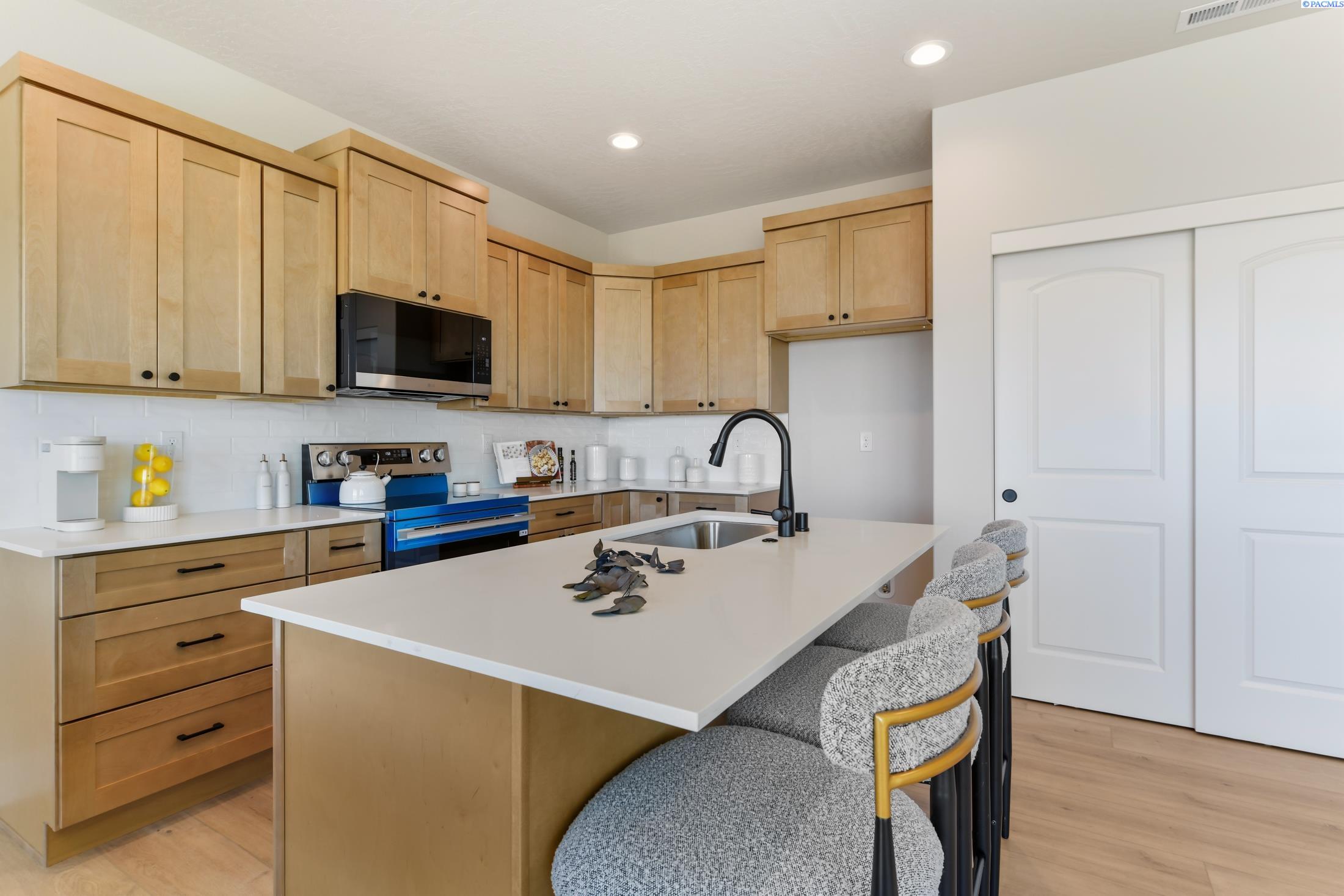 721 Honeylicious St