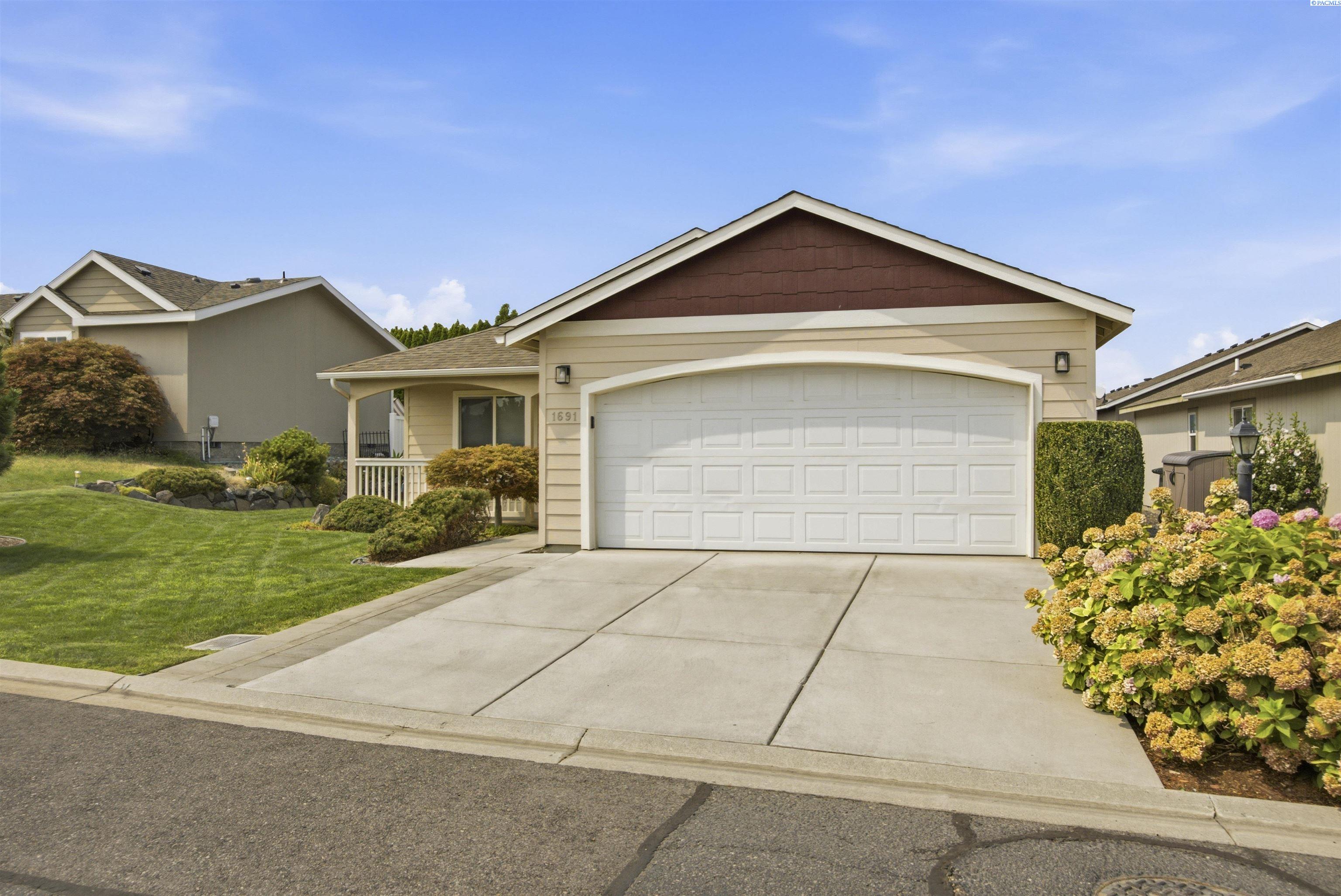 1691 Cactus Loop