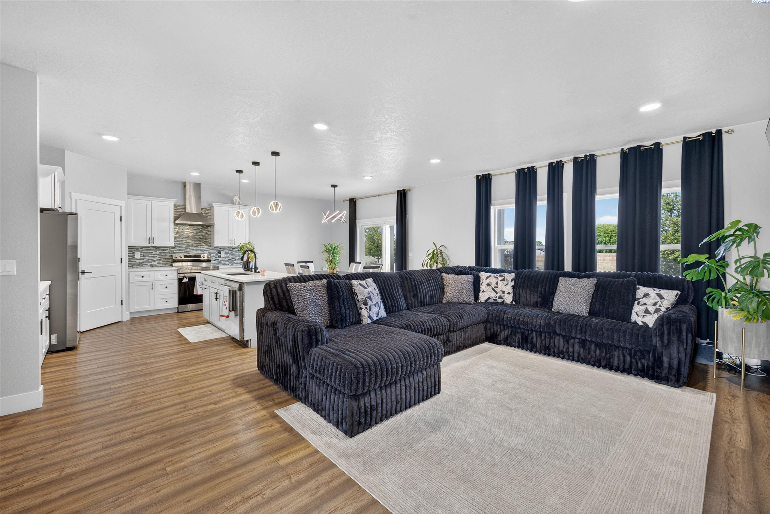 618 Caridad Court