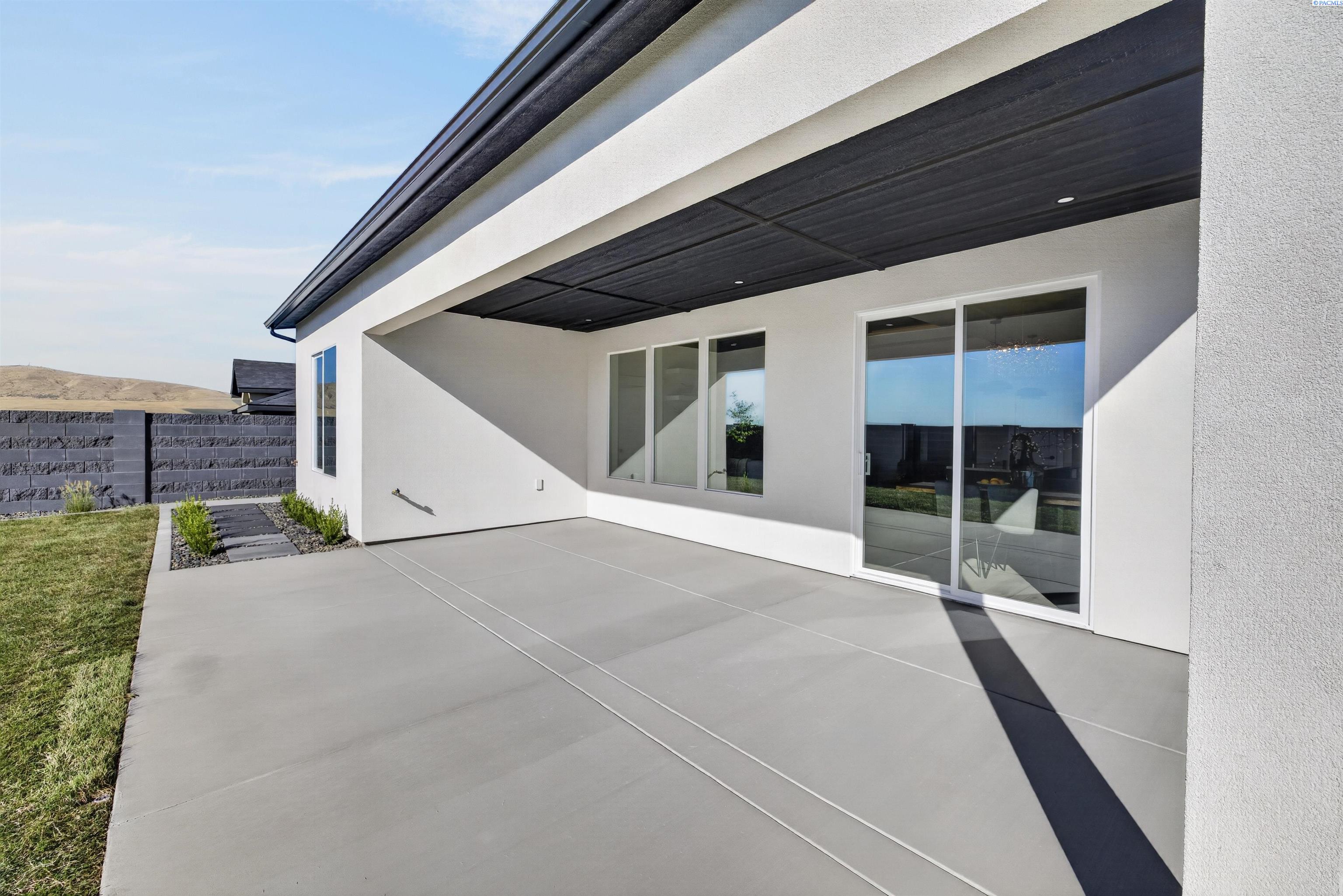 2983 Meadowlark Ave