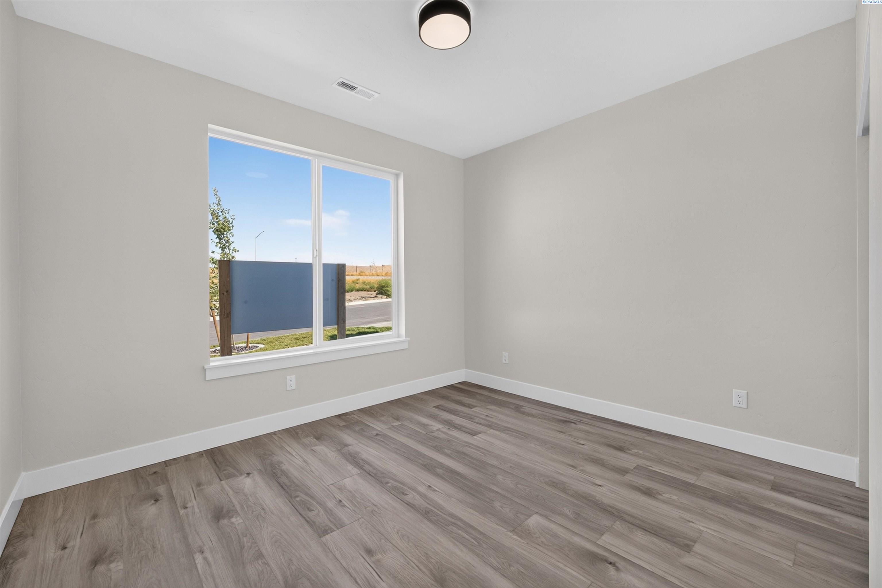 2983 Meadowlark Ave