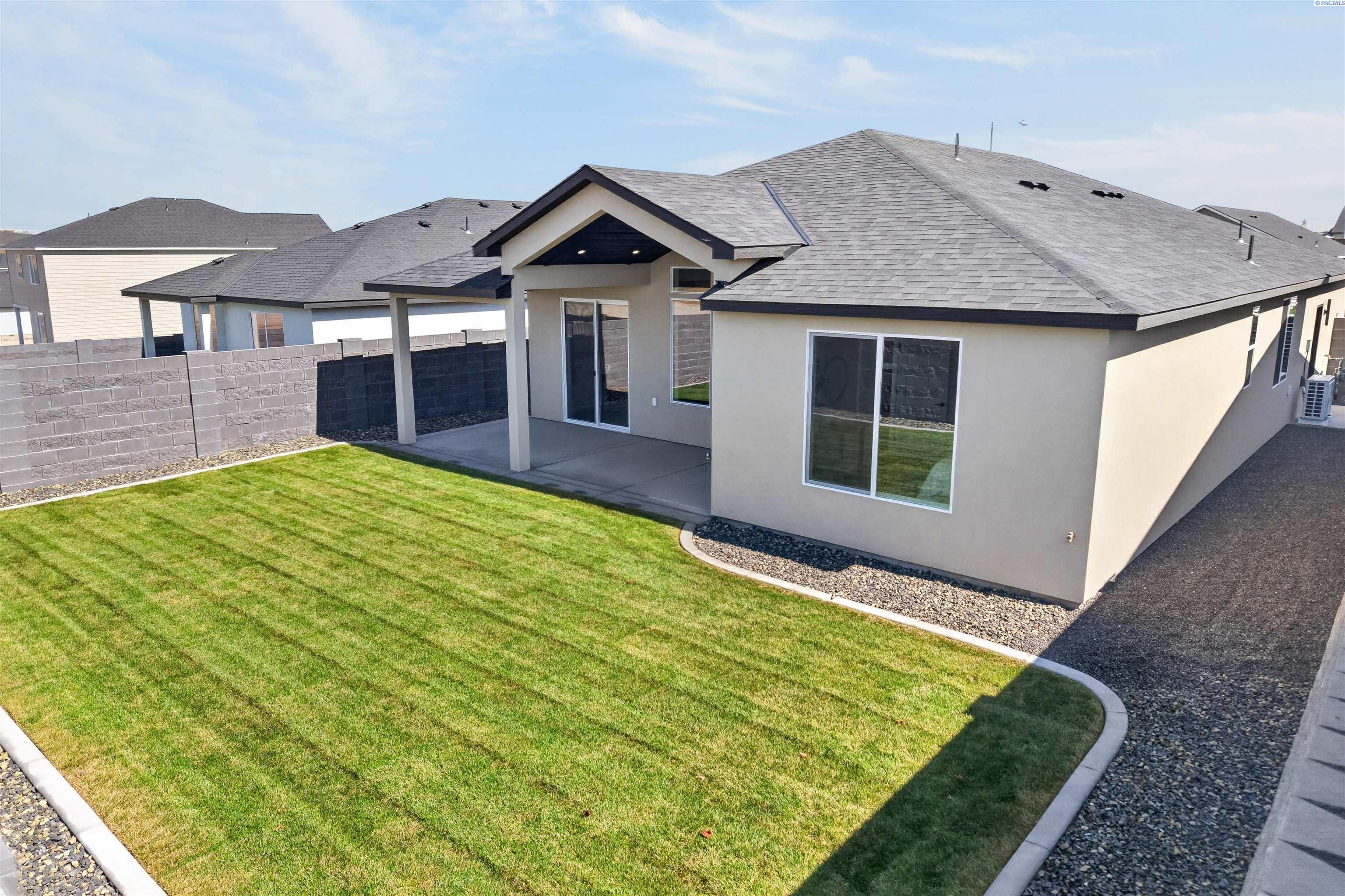2975 Meadowlark Ave