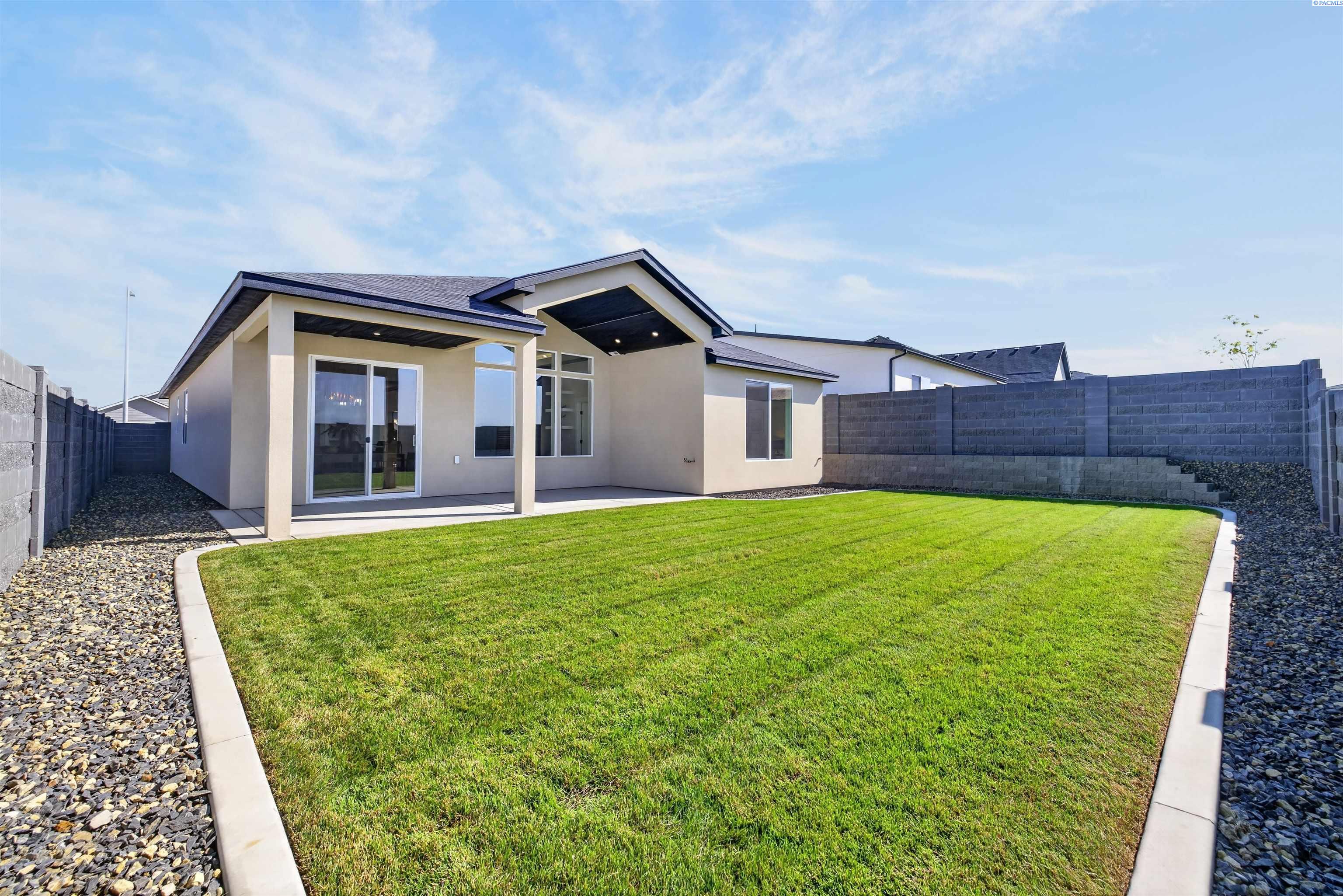 2975 Meadowlark Ave