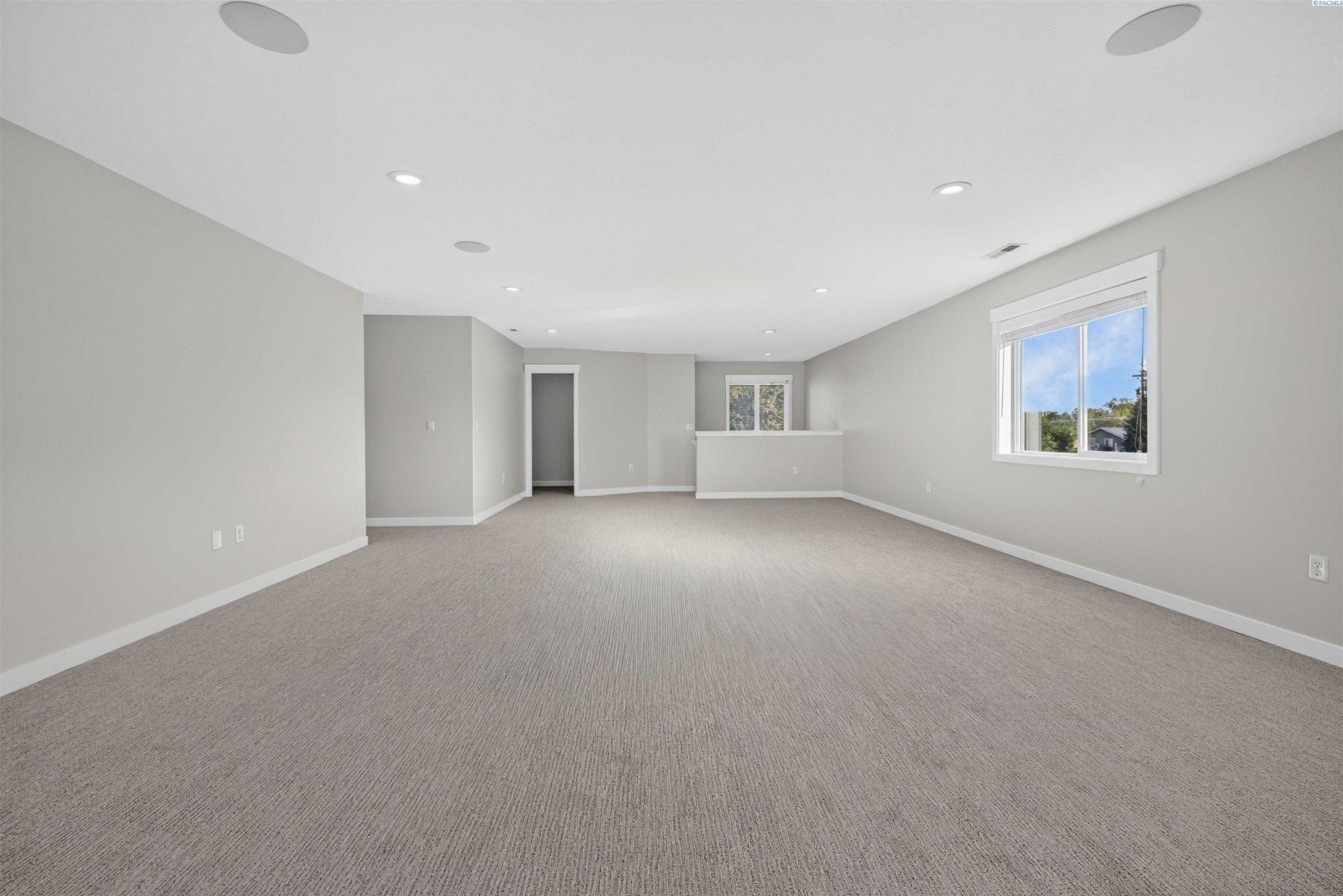 215505 E Bryson Brown