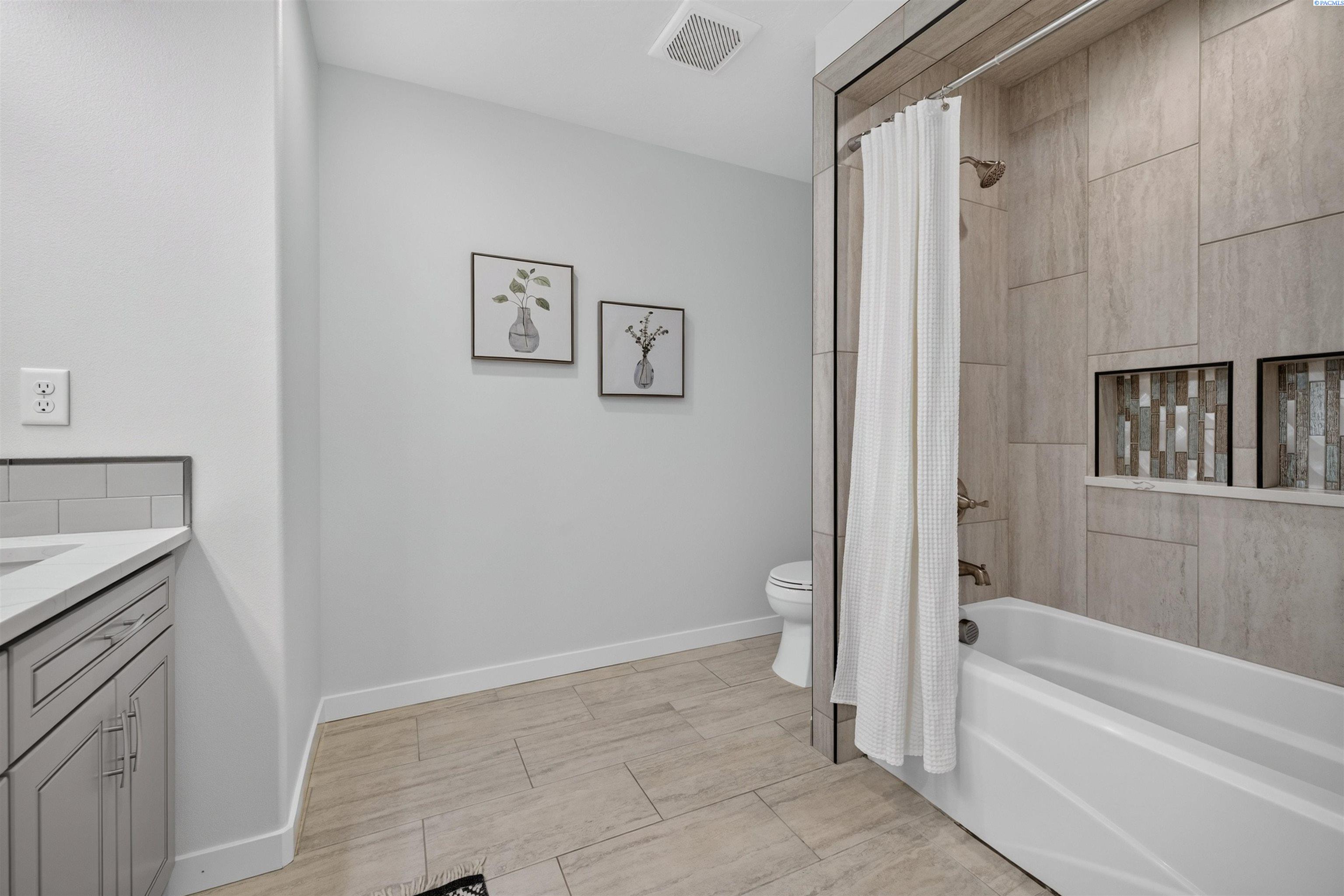 215505 E Bryson Brown