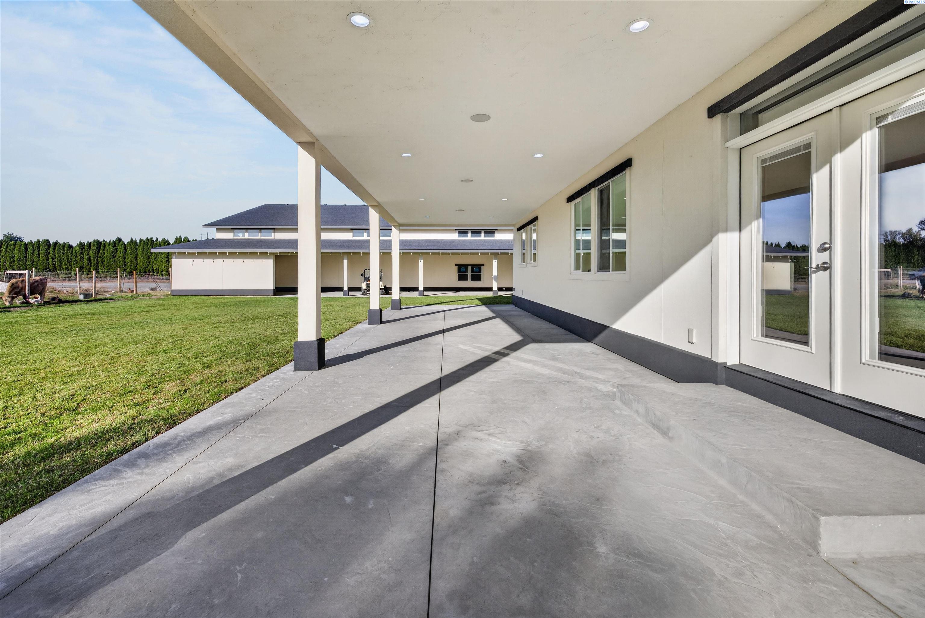 215505 E Bryson Brown