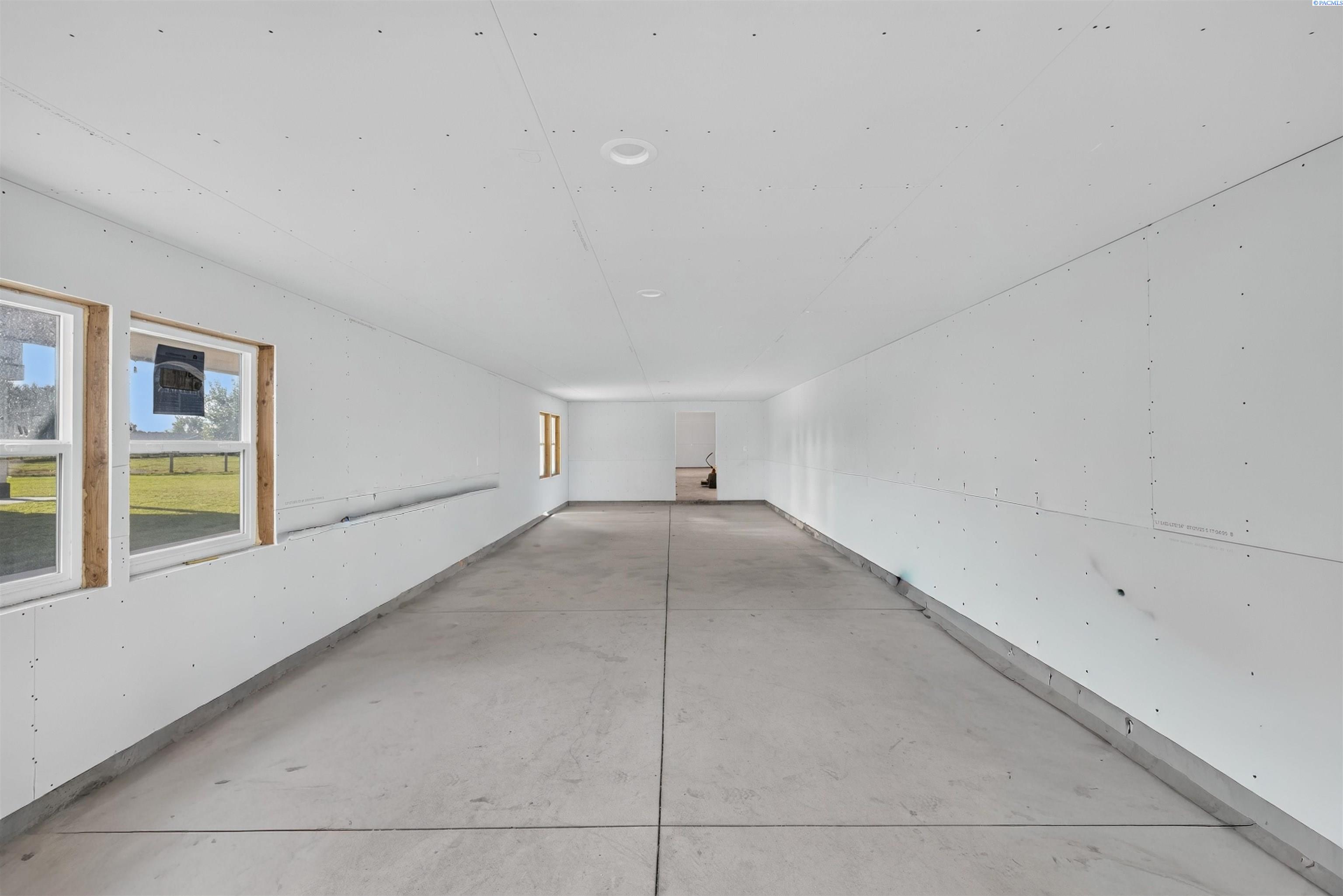 215505 E Bryson Brown