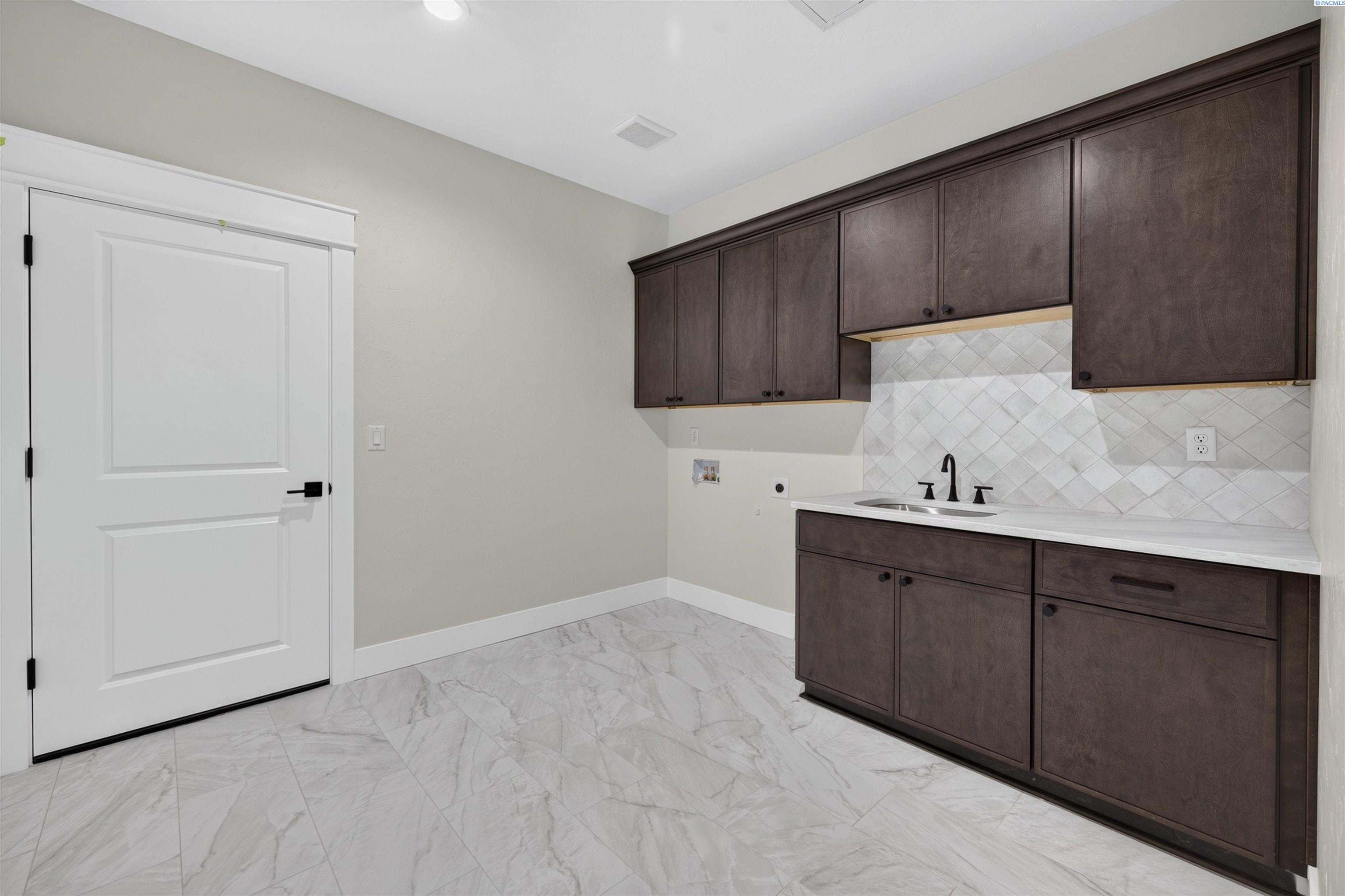 7708 Allison Ct