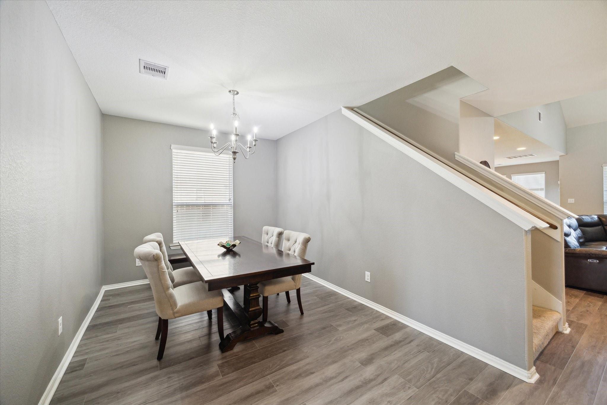 6614 Hunters Way Lane