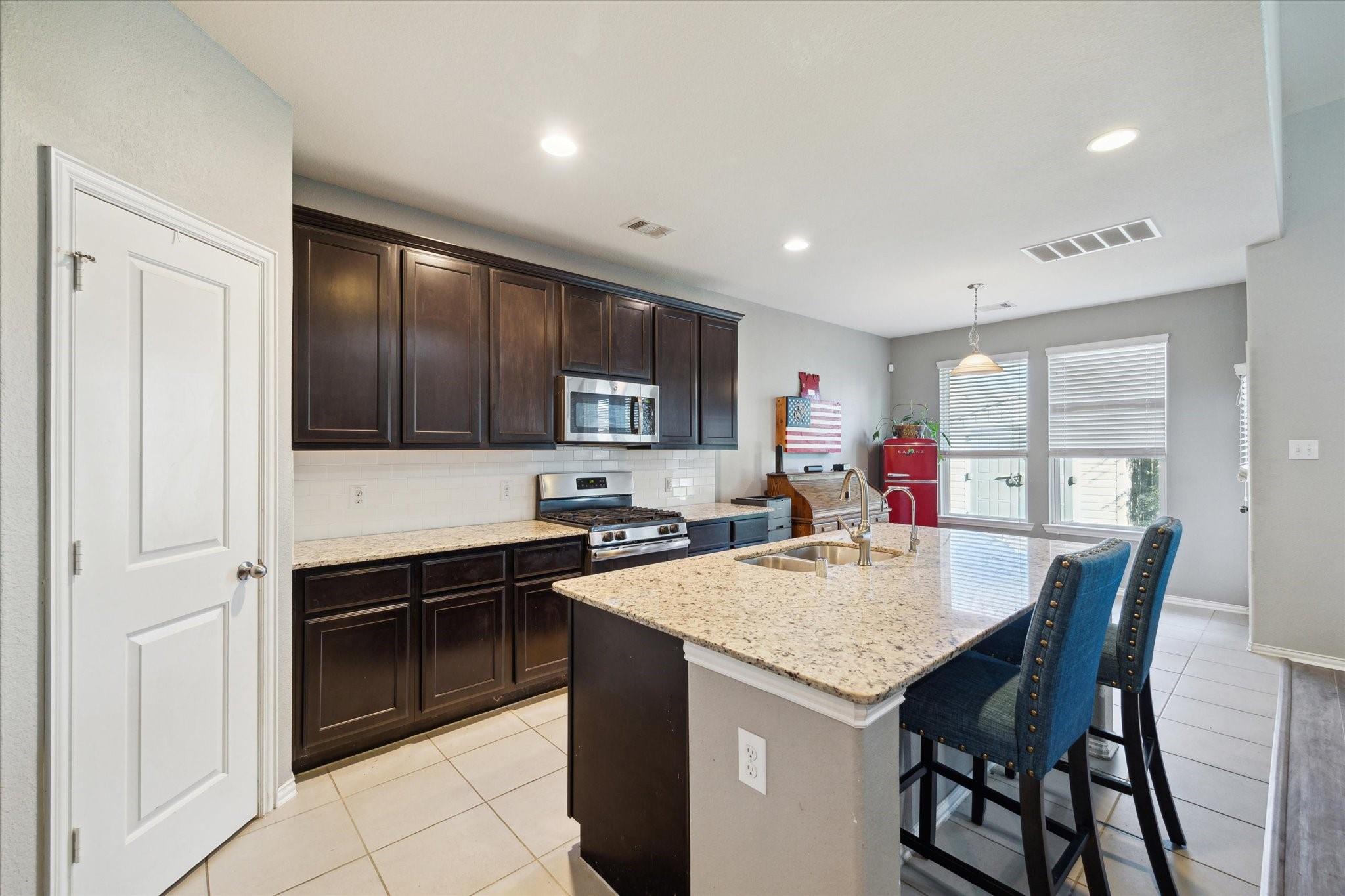 6614 Hunters Way Lane