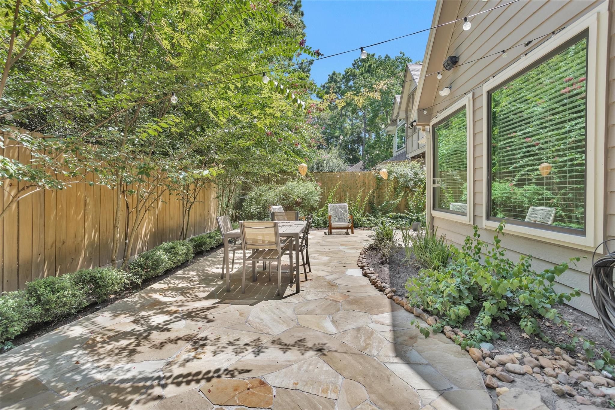 84 E Lakeridge Drive