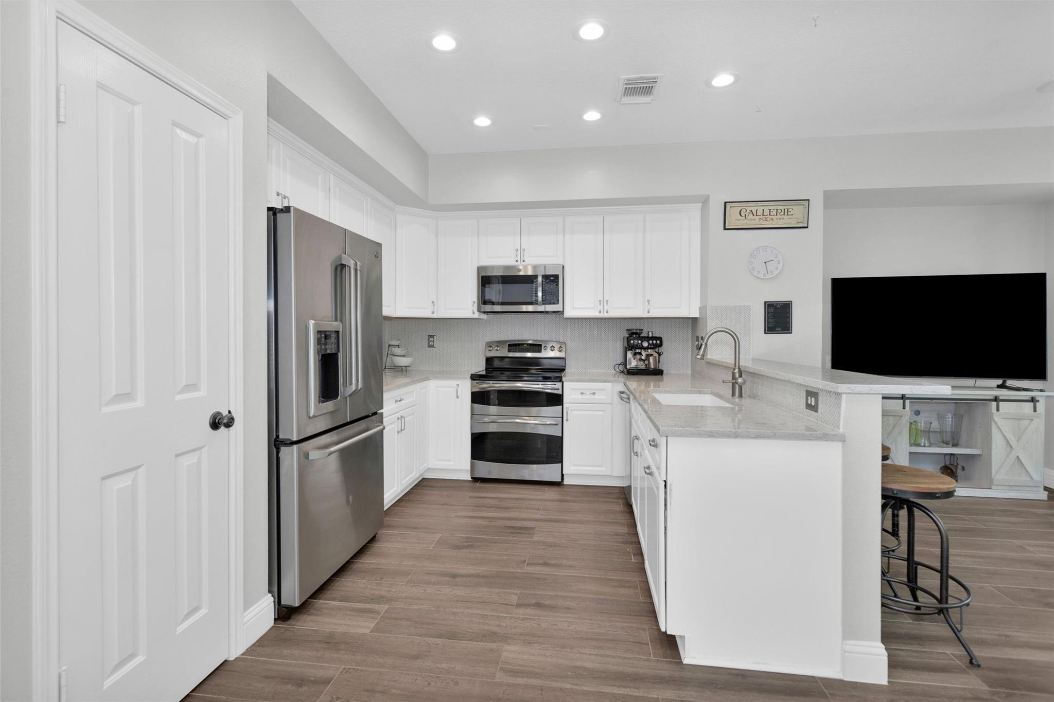84 E Lakeridge Drive