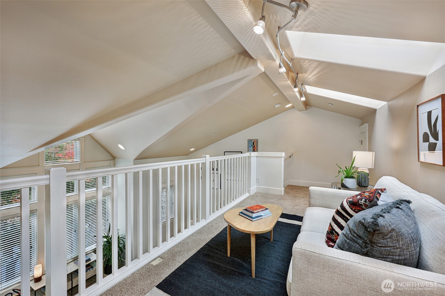 919 Belmont Avenue E