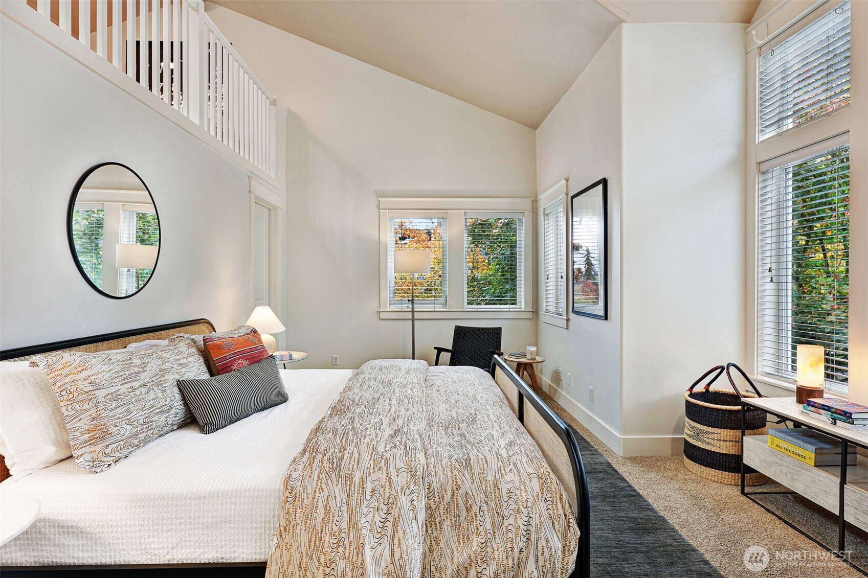 919 Belmont Avenue E