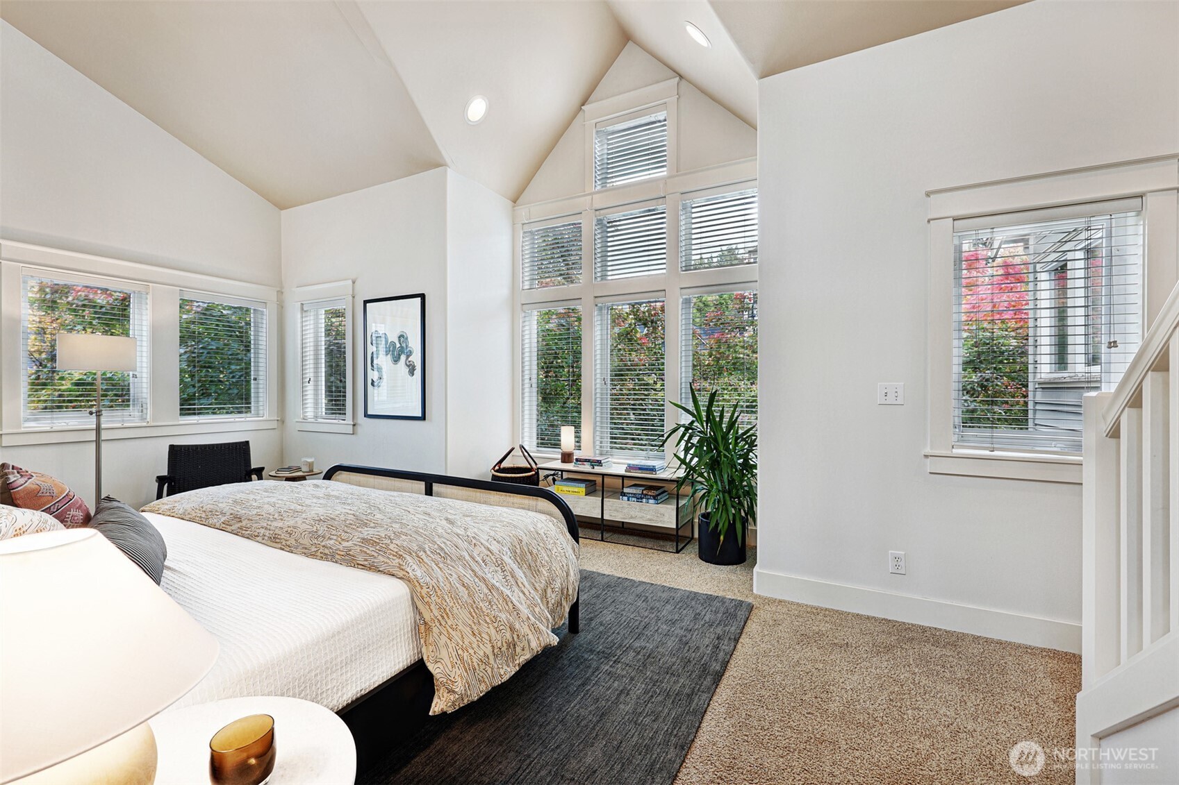 919 Belmont Avenue E