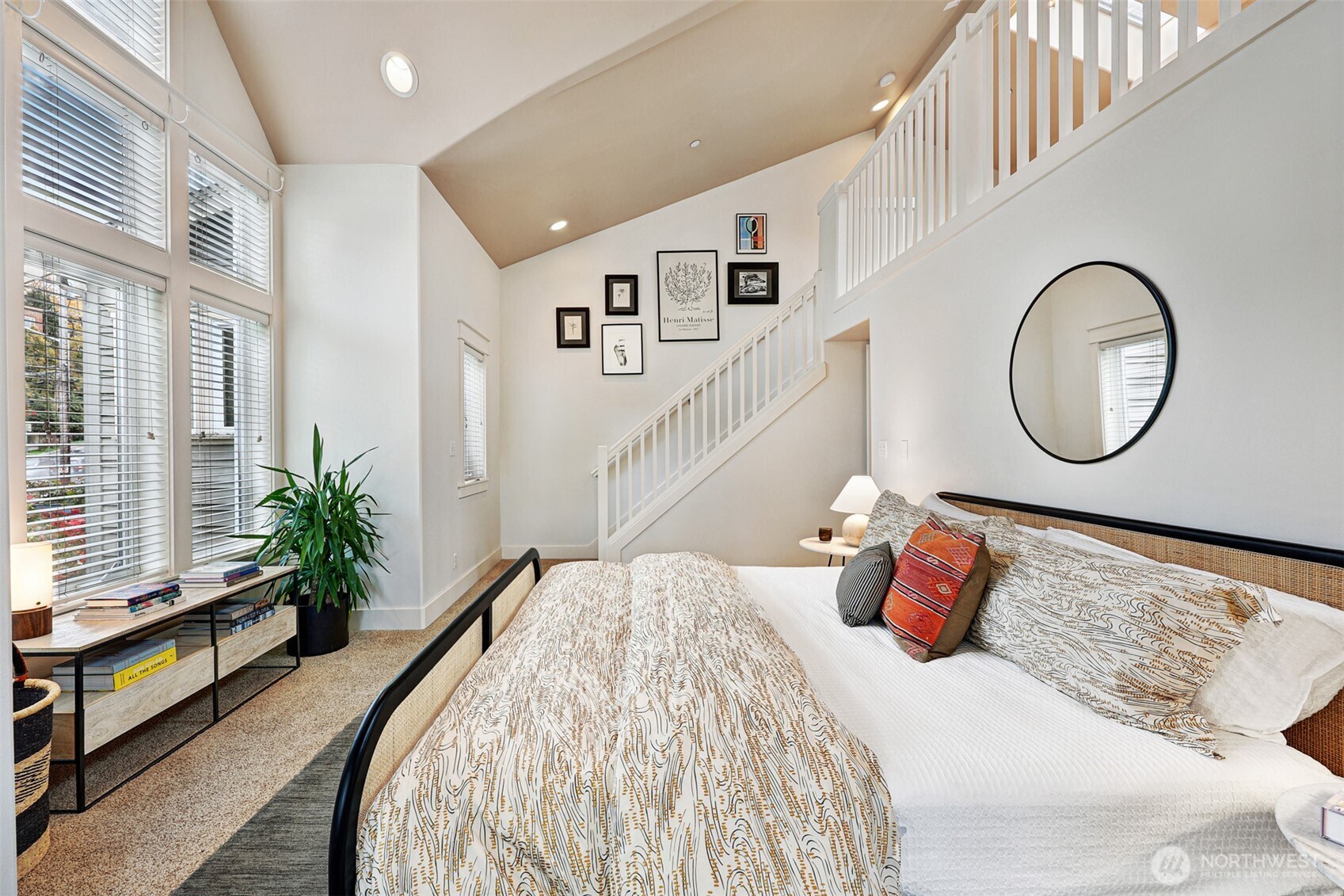 919 Belmont Avenue E