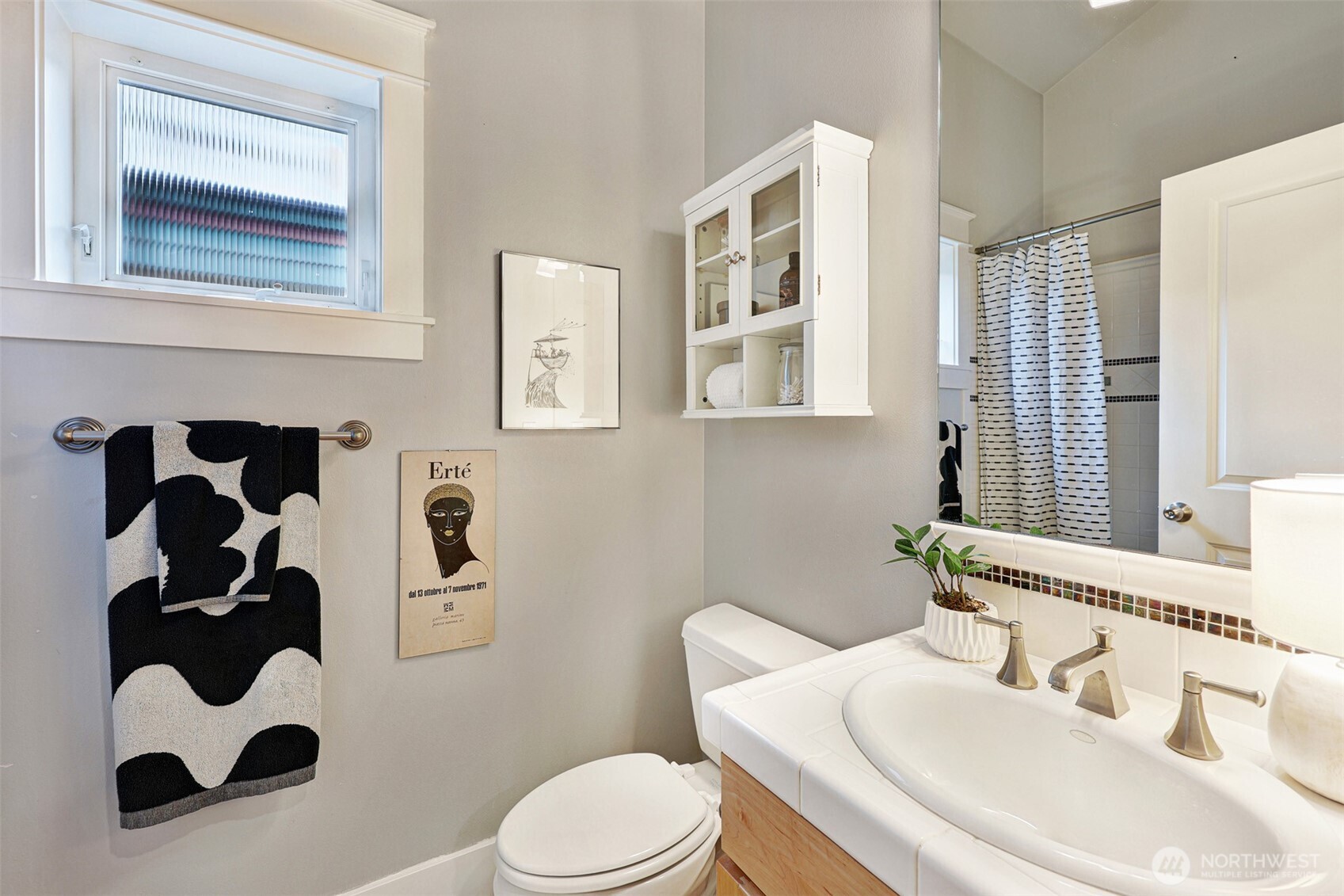 919 Belmont Avenue E