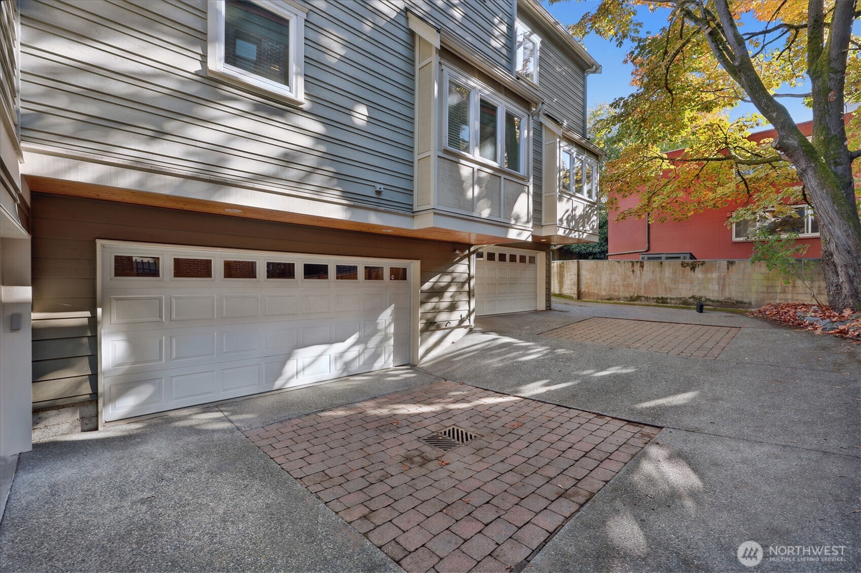 919 Belmont Avenue E