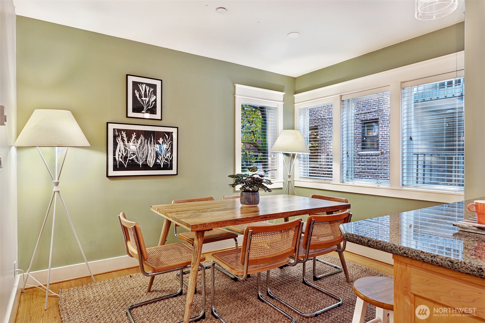 919 Belmont Avenue E