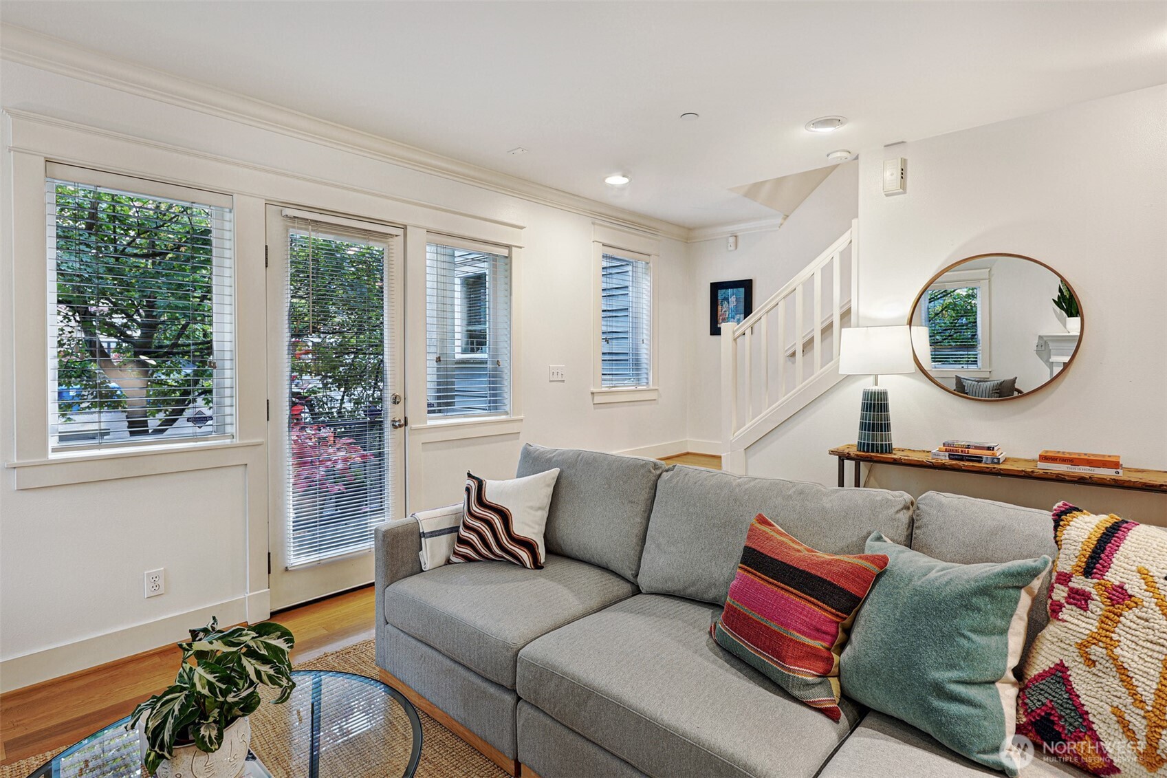 919 Belmont Avenue E