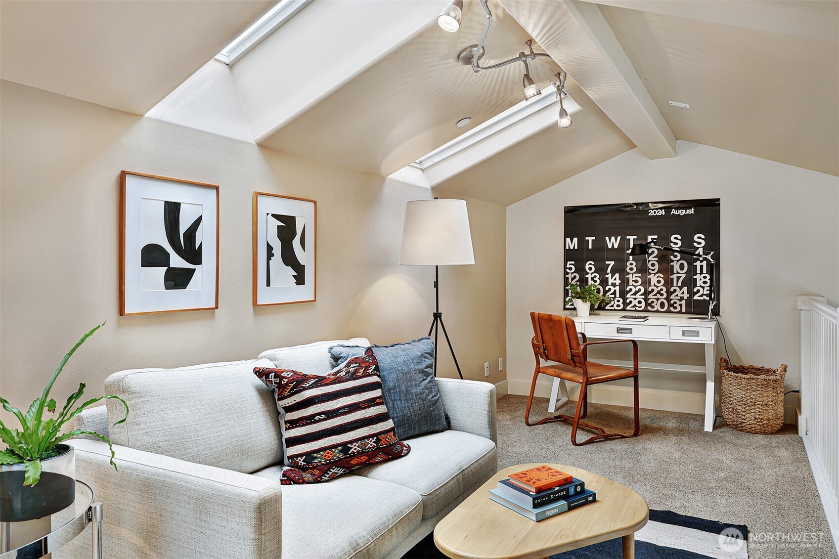 919 Belmont Avenue E