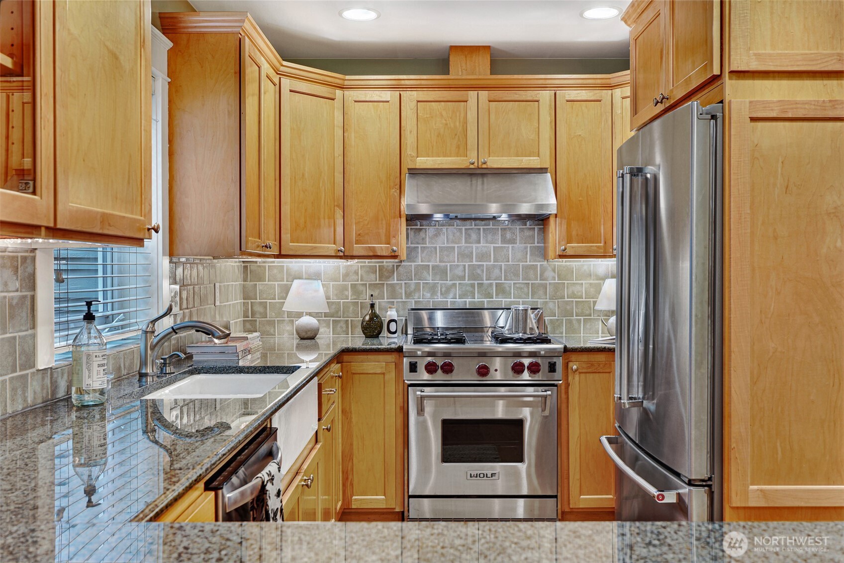 919 Belmont Avenue E