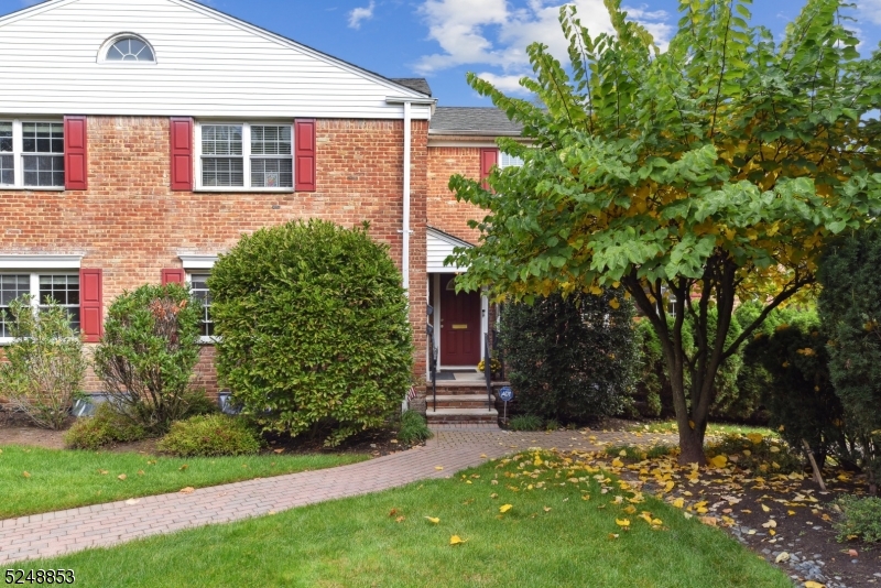 67 New England Ave 71A Ave Unit: 71A