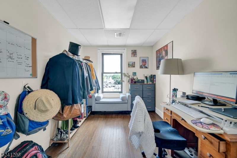 38 Morris Ave