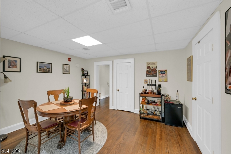 38 Morris Ave