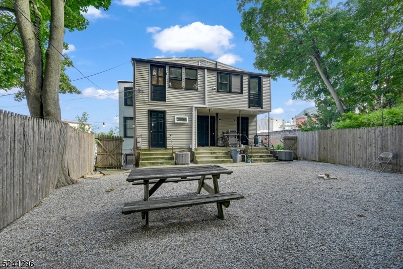 38 Morris Ave