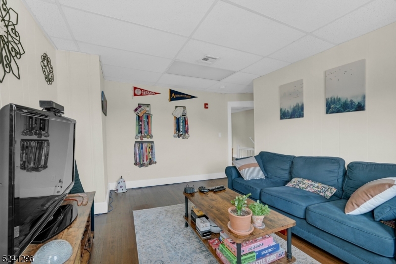 38 Morris Ave