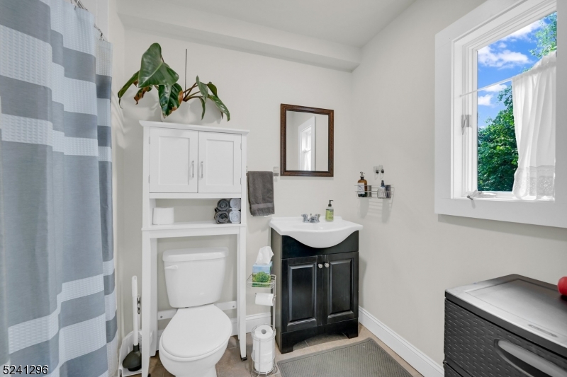38 Morris Ave