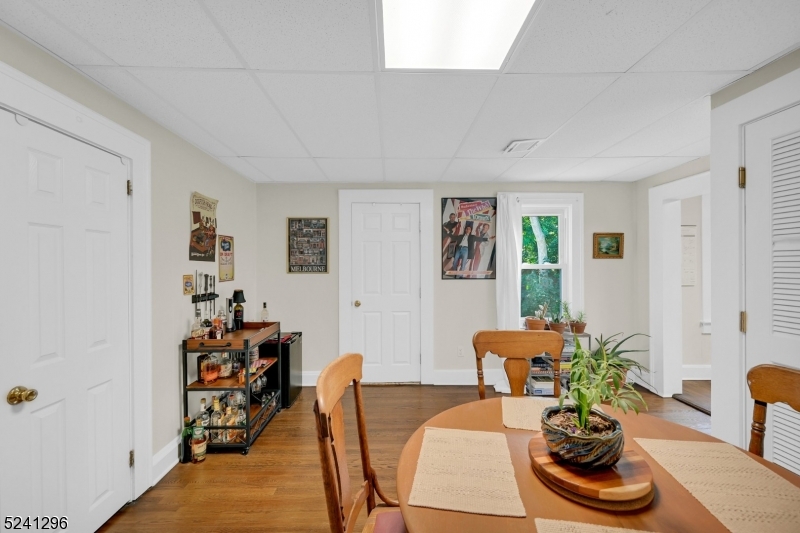 38 Morris Ave