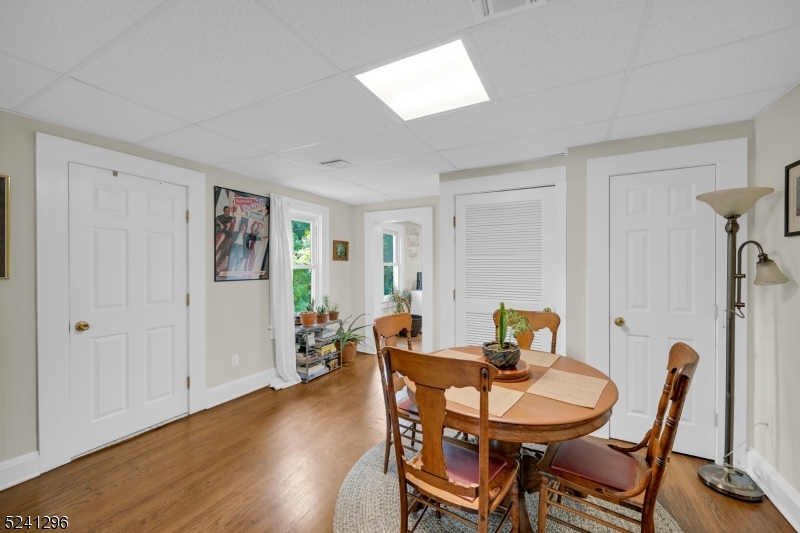 38 Morris Ave