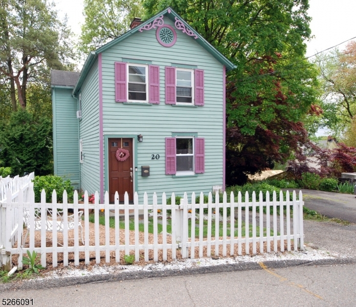 20 Catherine Ln