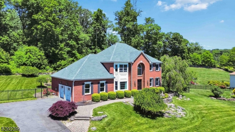 42 Cambridge Ave