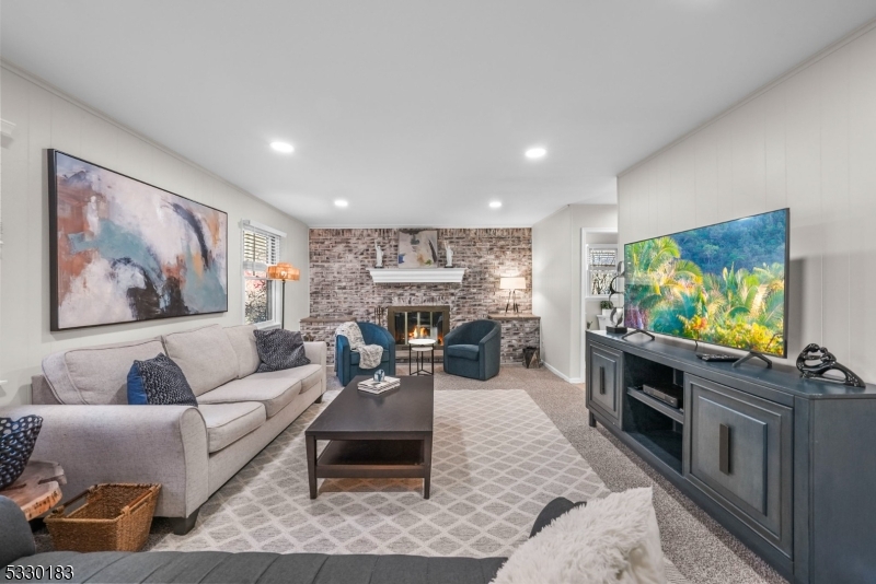 241 Lake Rd