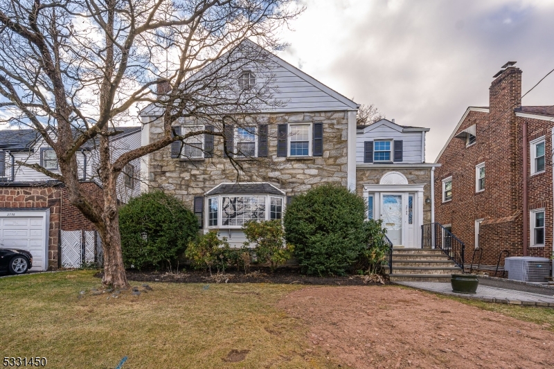 2766 Larchmont Rd