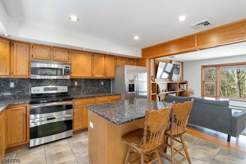 18 Goshen Rd
