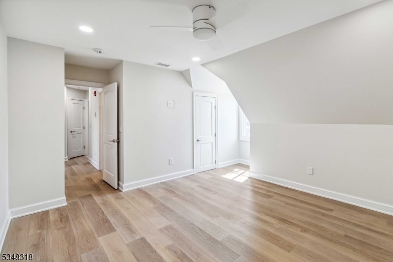 266 W Main St 2