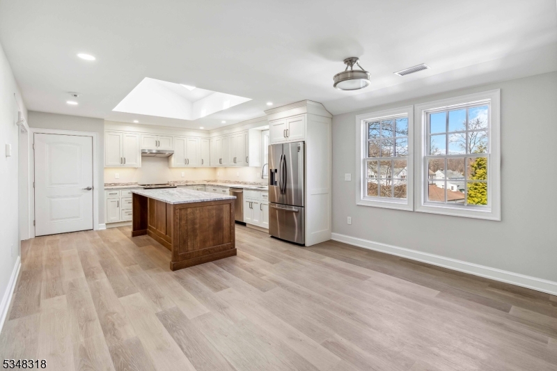 266 W Main St 2