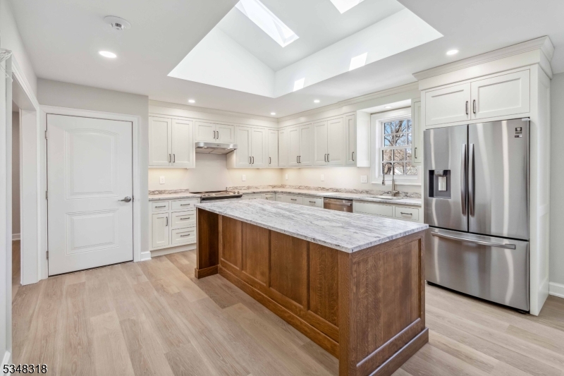 266 W Main St 2