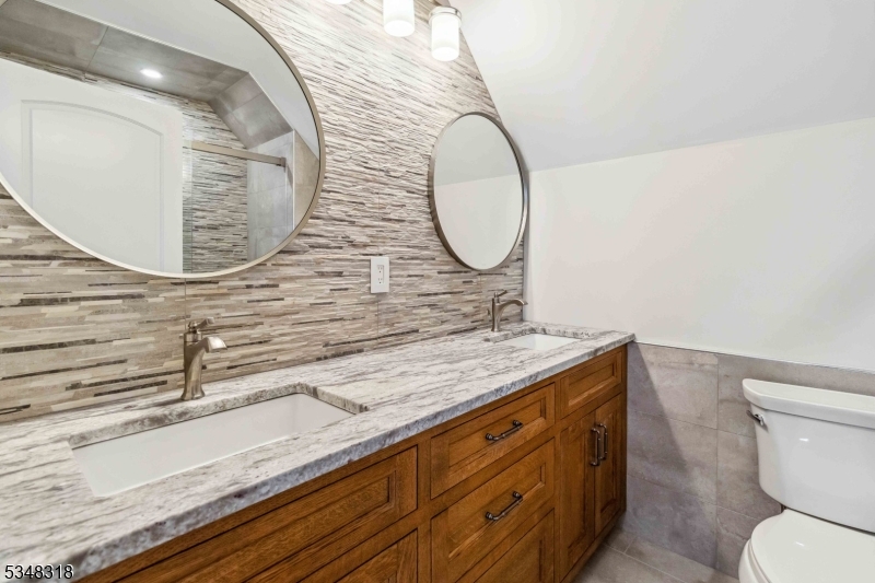 266 W Main St 2