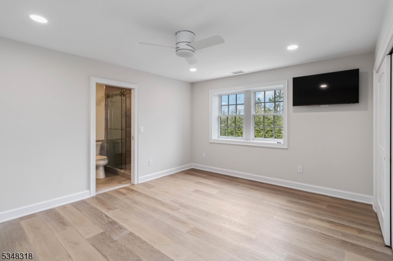 266 W Main St 2