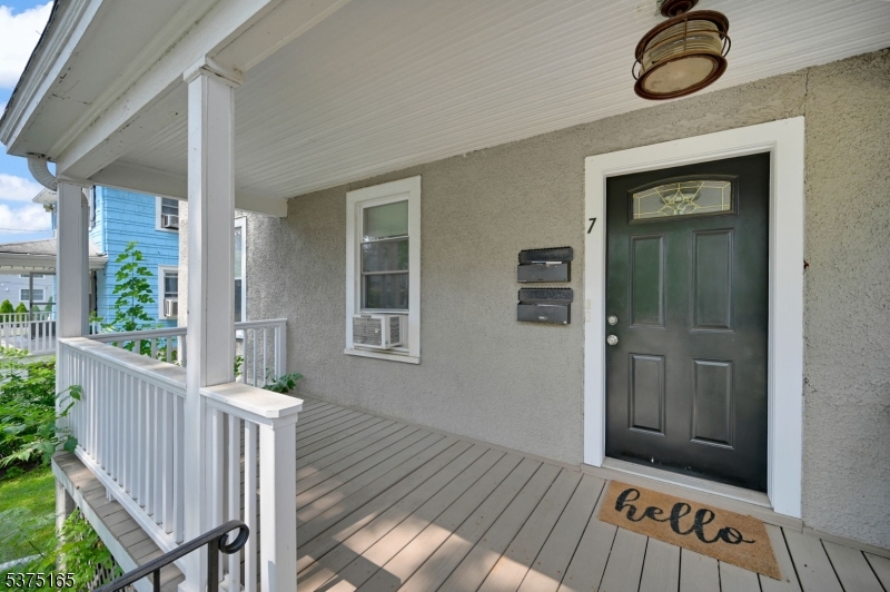 7 Howell St